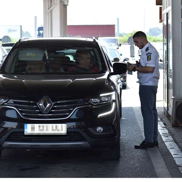 Trafic intens la graniță - peste jumătate de milion de persoane au tranzitat frontiera în ultimele 24 de ore