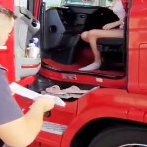 Camion radiat din circulație recent, descoperit în trafic