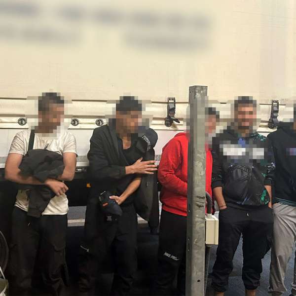 Șapte cetățeni străini depistați de polițiștii de frontieră arădeni