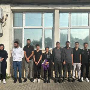 Zece cetățeni sirieni descoperiți ascunşi în podeaua dublă a unei rulote la PTF Giurgiu