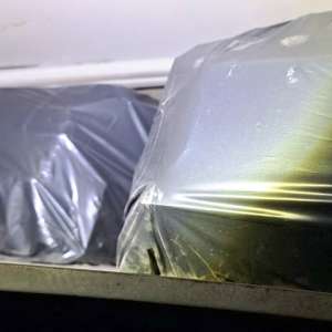 Accesorii pentru telefoane mobile descoperite în tubulatura de aerisire a unui tren accelerat