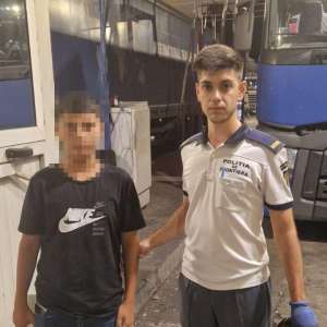 Cetăţean de origine siriană depistat în semiremorca unui ansamblu rutier în PTF Giurgiu