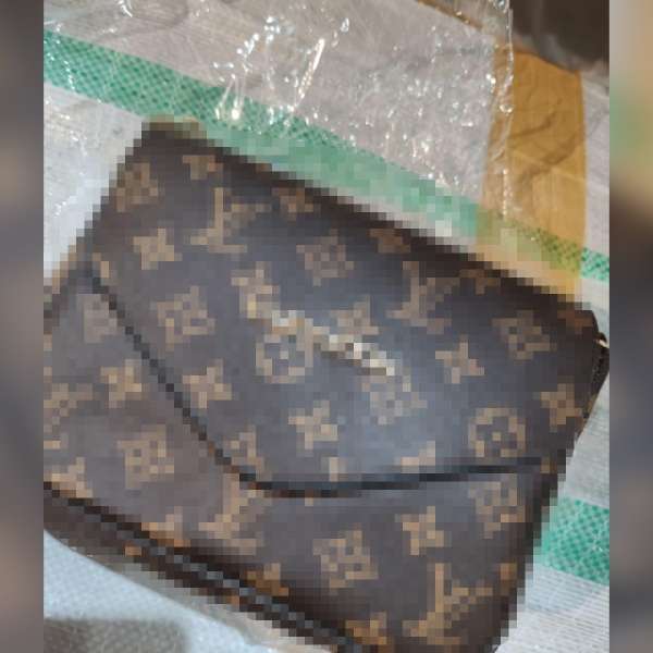 Bunuri susceptibile a fi contrafăcute, în valoare de peste 770.000 lei, descoperite într-un ansamblu rutier, în Punctul de Trecere a Frontierei Călăraşi