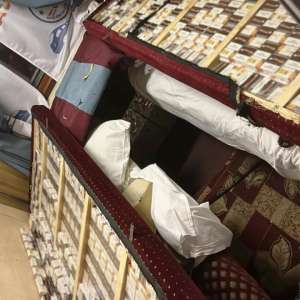 Ţigări de contrabandă ascunse în spătarele banchetelor, descoperite la Punctul de Trecere a Frontierei Iași Feroviar