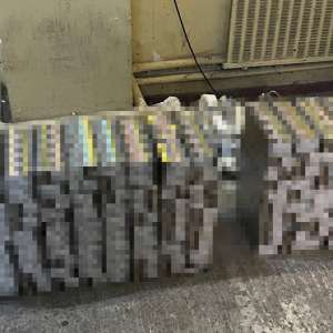 Peste 26.000 de țigarete ascunse într-un autocamion, descoperite în PTF Giurgiu-Ruse