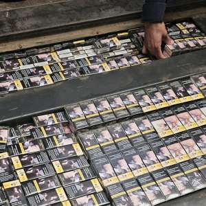 16.000 de țigarete de contrabandă, ascunse într-un camion care transporta frigidere,  descoperite în PTF Giurgiu