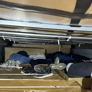 34 de cetăţeni străini, opriţi la frontiera cu Ungaria