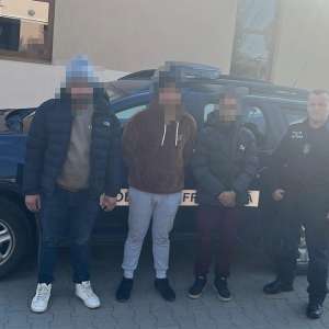 Trei cetățeni din Nepal opriți la frontiera româno-sârbă