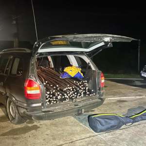 Autoturism încărcat cu peste 250 metri de cablu din cupru, descoperit de polițiștii de frontieră