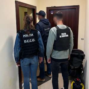 Polițiștii de frontieră români au participat, împreună cu autorități din mai multe țări, la destructurarea unui grup infracțional organizat, specializat în trafic de migranți