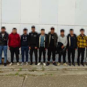 Grup de doisprezece cetățeni străini reținut la frontiera româno-bulgară