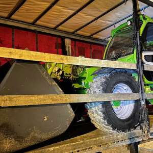 Două utilaje agricole în valoare de 120.000 euro căutate de autorități, descoperite în PTF Nădlac II