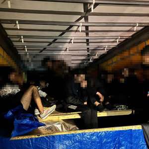 28 de cetăţeni străini, opriţi la frontiera cu Ungaria