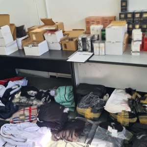 Bunuri susceptibile a fi contrafăcute, în valoare de aproximativ 490.000 lei, confiscate de poliţiştii de frontieră în  PTF Giurgiu-Ruse