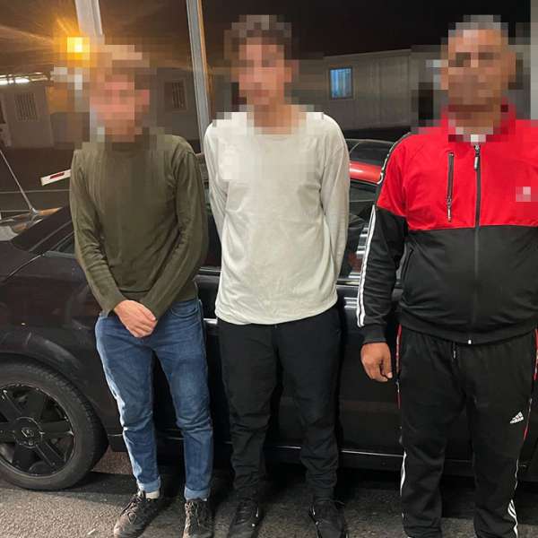 Nădlac II: Doi cetățeni din Irak ascunși în portbagaj