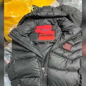 Bunuri susceptibile a fi contrafăcute, în valoare de aproximativ 1.5 milioane lei, descoperite în acest weekend, în PTF Giurgiu-Ruse