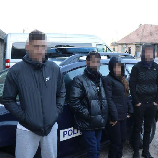CETĂȚENI SIRIENI DEPISTAȚI DE POLIȚIȘTII DE FRONTIERĂ DOLJENI  ÎN TIMP CE ÎNCERCAU SĂ TREACĂ ILEGAL FRONTIERA DE STAT