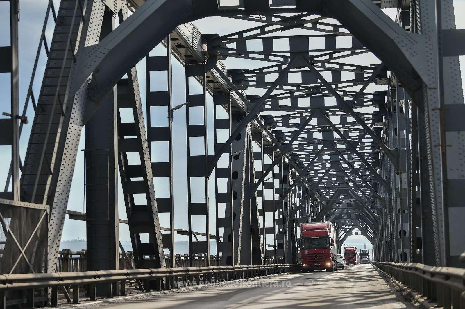  Trafic întrerupt pe Podul Giurgiu Ruse, pentru aproximativ 25 minute