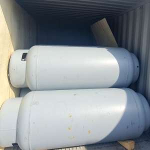 Butelii de gaz refrigerant restricționat importului, în valoare de peste 2.000.000 lei, descoperite de poliţiştii de frontieră din cadrul Gărzii de Coastă