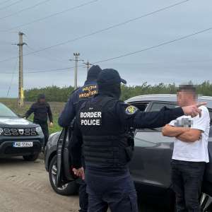 Indieni identificați cu ajutorul termoviziunii, opriți la frontieră