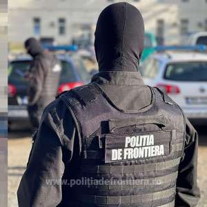 Percheziţii domiciliare pentru destructurarea unei reţele implicate în săvârşirea de infracţiuni asociate criminalităţii organizate