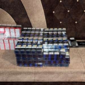 Percheziţii domiciliare pentru destructurarea unei reţele implicate în săvârşirea de infracţiuni asociate criminalităţii organizate