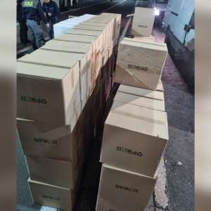 Cetățean român pus sub control judiciar, după ce a încercat să introducă în țară peste un milion de țigarete fără timbru fiscal