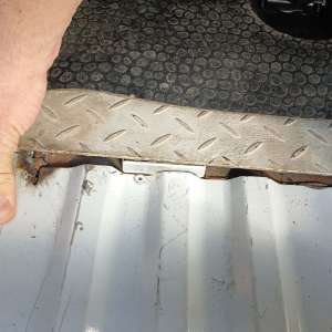 Aproximativ 67.000 de țigarete descoperite ascunse într-un microbuz, în Punctul de Trecere a Frontierei Calafat