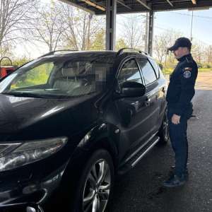 Cartea de identitate falsă, primită cadou, i-a adus un dosar penal