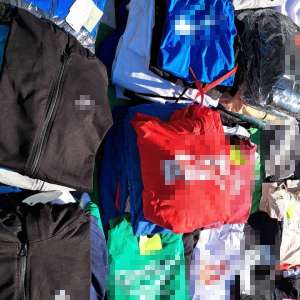 Bunuri susceptibile a fi contrafăcute, în valoare de aproximativ 50.000 lei, confiscate de poliţiştii de frontieră în PTF Dobromir