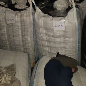 Șapte cetățeni străini depistați ascunşi în două mijloace de transport de polițiștii de frontieră arădeni