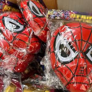 Echipamente electronice și articole vestimentare susceptibile a aduce atingere unor mărci protejate, în valoare de aproximativ 2.300.000 lei, descoperite de polițiștii de frontieră constănțeni