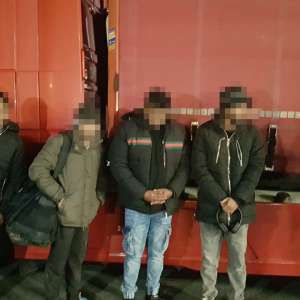 Cinci cetățeni străini depistați de polițiștii de frontieră arădeni