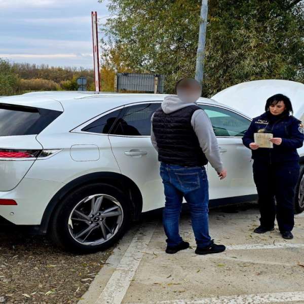 Autoturism căutat de autoritățile din Franța, descoperit de polițiștii de frontieră de la Rădăuți-Prut