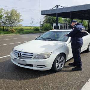 A testat vigilența polițiștilor de frontieră și s-a ales cu un dosar penal
