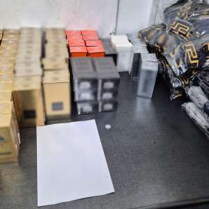 Bunuri susceptibile a fi contrafăcute în valoare de peste 175.000 lei, confiscate de poliţiştii de frontieră în PTF Giurgiu