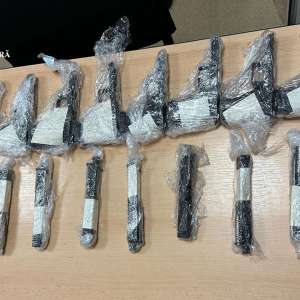 Cetățean turc arestat 30 de zile pentru nerespectarea regimului armelor și munițiilor și contrabandă calificată