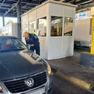 Autoturism radiat din circulație recent, descoperit în trafic