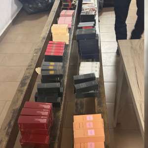 Bunuri susceptibile a fi contrafăcute în valoare de 110.000 lei, confiscate de poliţiştii de frontieră români și bulgari în PTF Vama Veche