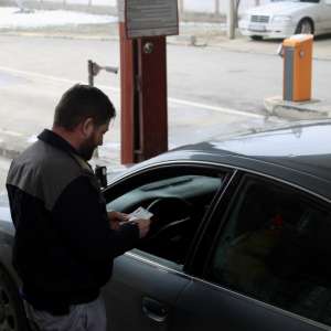 Certificat de înmatriculare fals descoperit de polițiștii de frontieră în Punctul de Trecere a Frontierei Ostrov