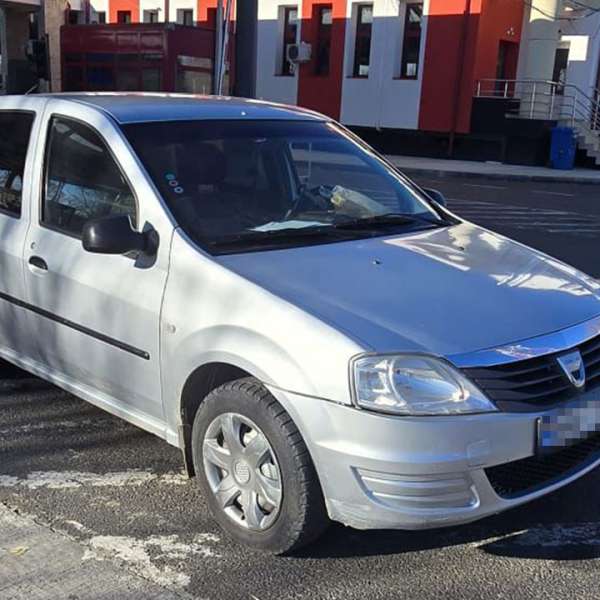 Autoturism căutat de către autorităţi, descoperit şi indisponibilizat la frontieră