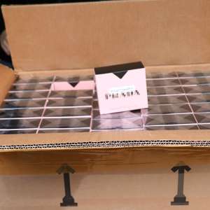 Mii de parfumuri susceptibile a fi contrafăcute, în valoare de peste 1.000.000 lei, descoperite la PTF Calafat 