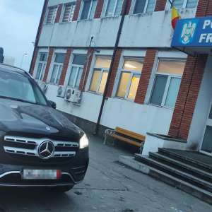 Autoturism de lux, în valoare de 350.000 lei, căutat de autoritățile din Franța, descoperit de poliţiştii de frontieră în Portul Constanța