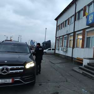 Autoturism de lux, în valoare de 350.000 lei, căutat de autoritățile din Franța, descoperit de poliţiştii de frontieră în Portul Constanța