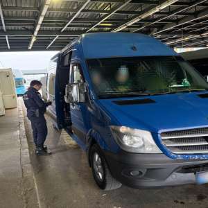 Cetățean moldovean depistat în trafic conducând un ansamblu rutier, fără drept