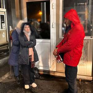 Cinci cetățeni străini depistați ascunși în două mijloace de transport la PTF Nădlac II