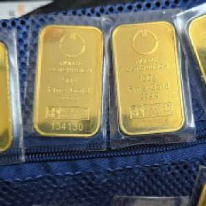 Zeci de lingouri din aur nedeclarate, descoperite în bagajele unui bărbat la Aeroportul Timișoara