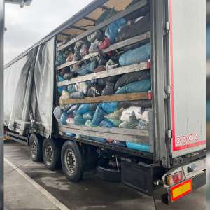 Aproximativ 16 tone deşeuri oprite la intrarea în țară