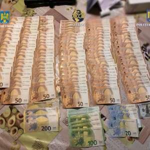 UPDATE: Percheziții domiciliare pentru destructurarea unui grup infracțional organizat, specializat în trafic de migranți