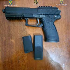 UPDATE: Percheziții domiciliare pentru destructurarea unui grup infracțional organizat, specializat în trafic de migranți